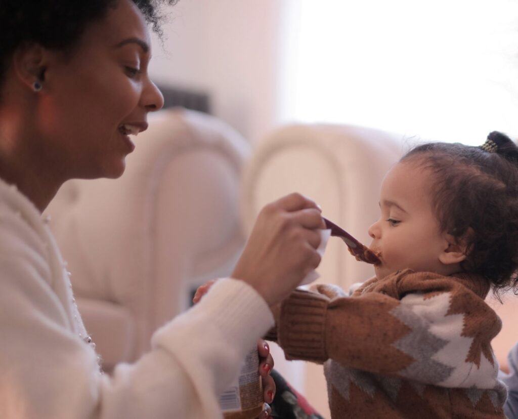 Diversification alimentaire : éviter les allergies courantes